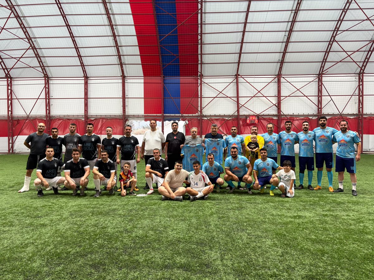 AKPartiDefne's tweet photo. Defne Devlet Hastanesi personelleri arasında düzenlenen Futbol Turnuvası'nda, AK Parti Defne İlçe Başkanımız Sayın Kenan TÜRKMEN ve Defne Devlet Hastanesi Başhekimi Sayın Mahmut BAYRAKÇIOĞLU ile birlikte bu güzel heyecana ortak olduk. https://t.co/Y9caJrFI9T