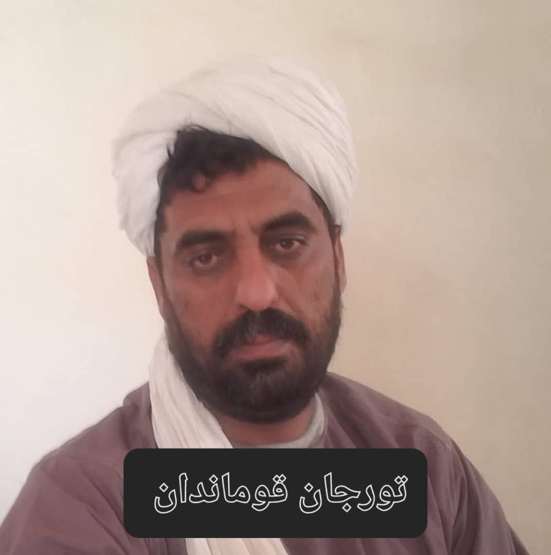 Munib_313's tweet photo. د بلوچستان په سرانانو کې د شر او فساد ډلو ټپلو پورې تړلی او د تېر جمهوریت د اربکیانو يو تن قومندان تورجان نن مازیګر د نامعلومو وسلوالو له لوري ویشتل شوی چې اوسمهال په روغتون کې بستر دی. https://t.co/7VDV0wG7oZ