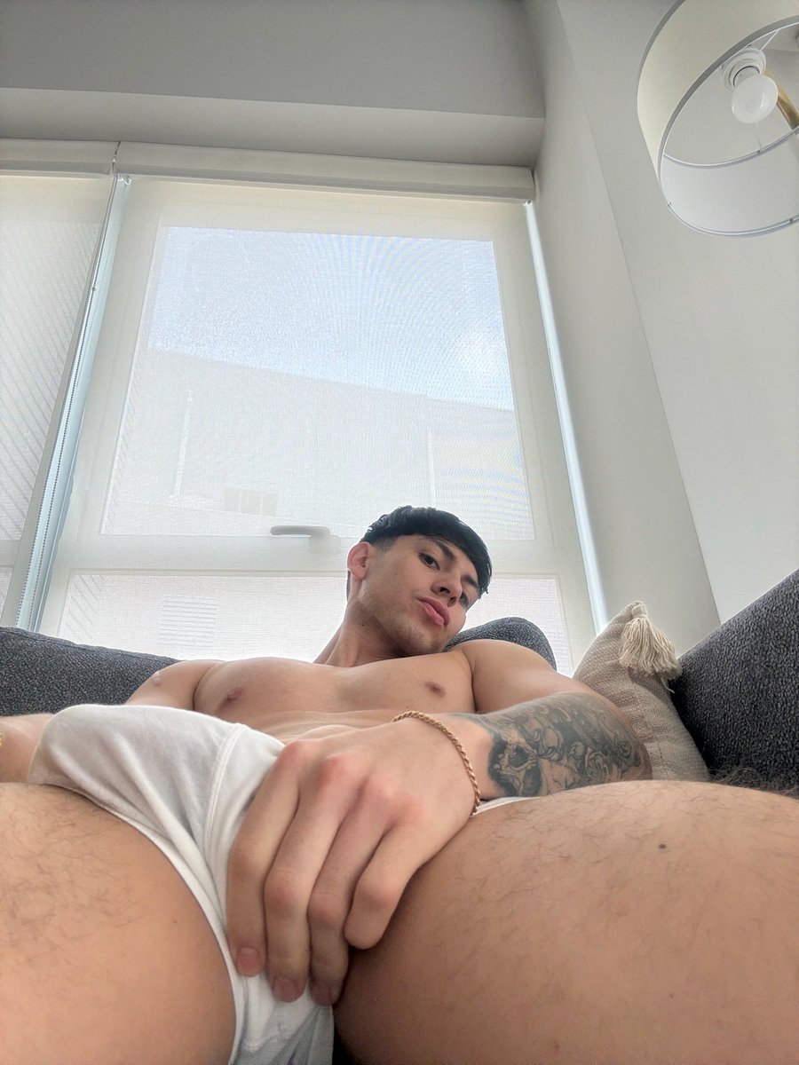 LoleMj2's tweet photo. Cock or feet, which do you prefer?🦶🏼🍆
https://t.co/wSnj0rBJHv https://t.co/vICK7CecmO