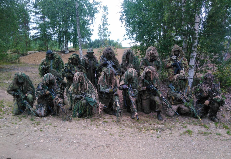 TallbarFIN's tweet photo. Modern day Finnish snipers.

Tradition lives on. https://t.co/GhGTAxjxQ6