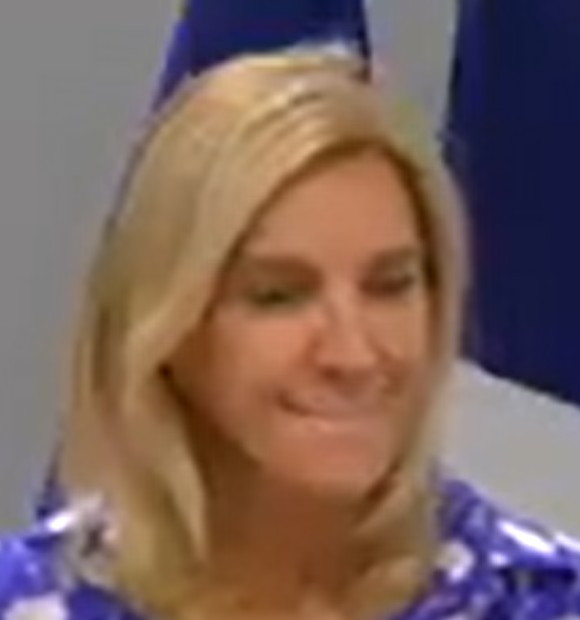 JeanYvesCAPO's tweet photo. .@AgnesEvren vient de se suicider politiquement, elle le sait.
Nous ns souviendrons ts de cette alliance "du mal" envers les citoyens ayant 1 opinion différrente.
En d'autres temps, ça aurait très mal fini pour ces 3 là et leurs collègues.
Dénoncez cela sans délai, sortez de ça. https://t.co/Di2UqSa7NZ