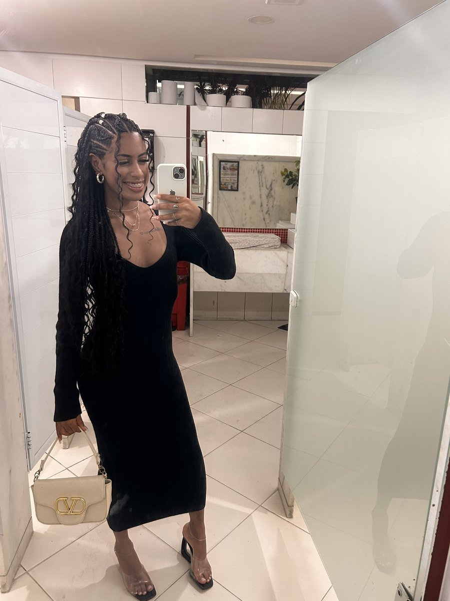 badgirlloreee's tweet photo. Look: useLorennalima 🖤 https://t.co/tSTVoRHRD6