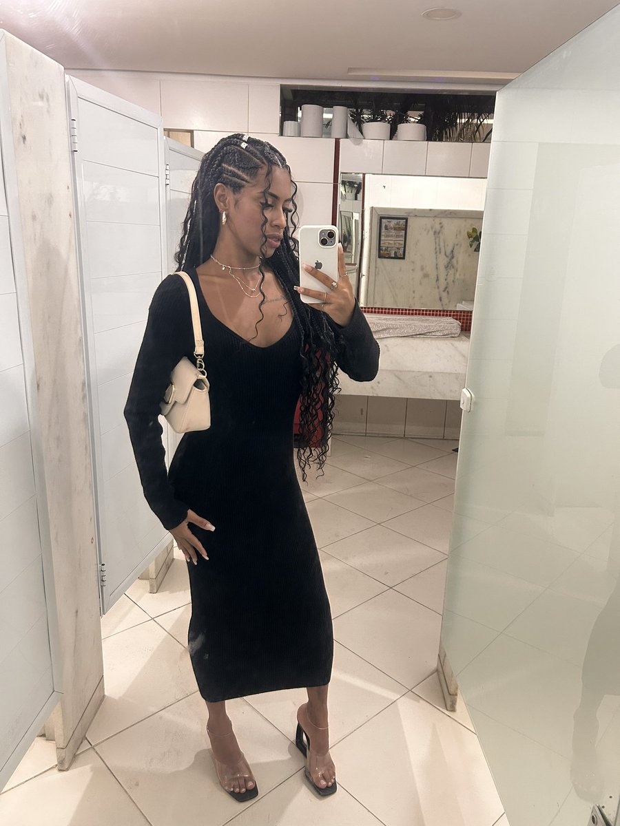badgirlloreee's tweet photo. Look: useLorennalima 🖤 https://t.co/tSTVoRHRD6