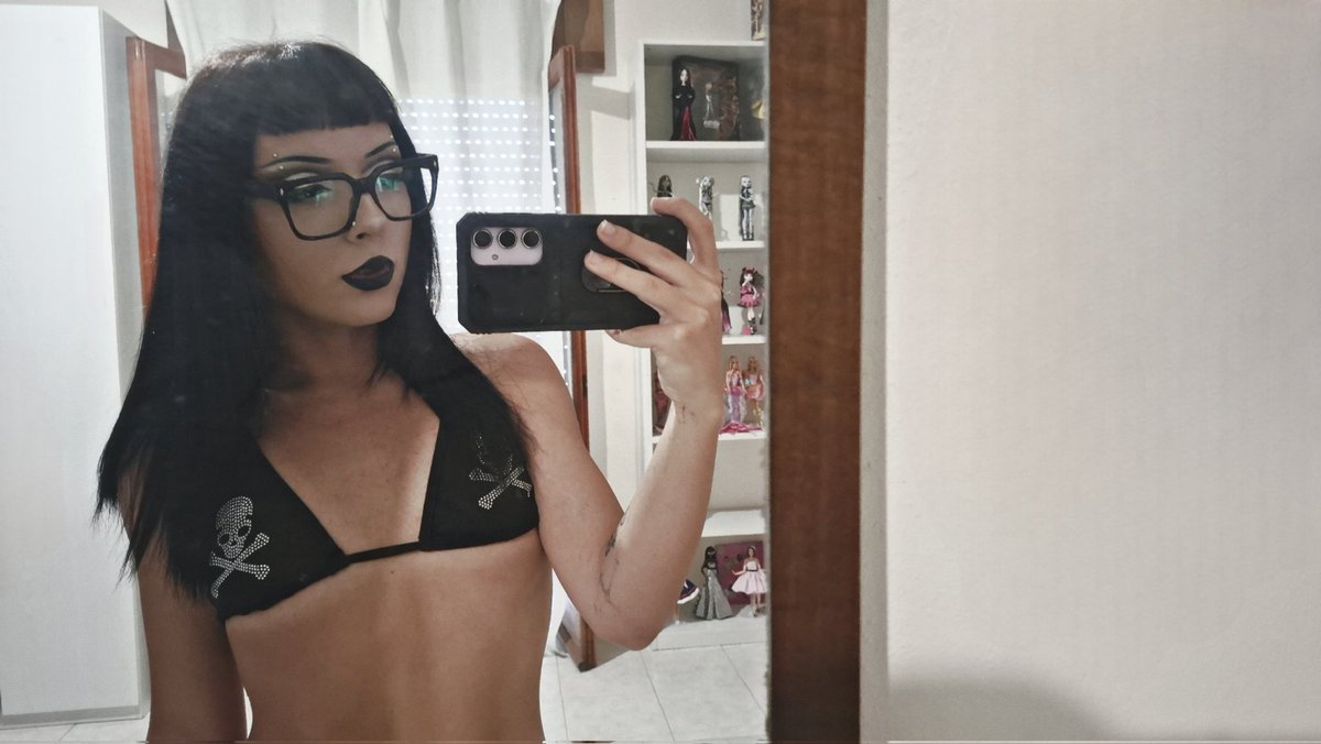 •♱🖤miss grotesque🖤♱• tweet media