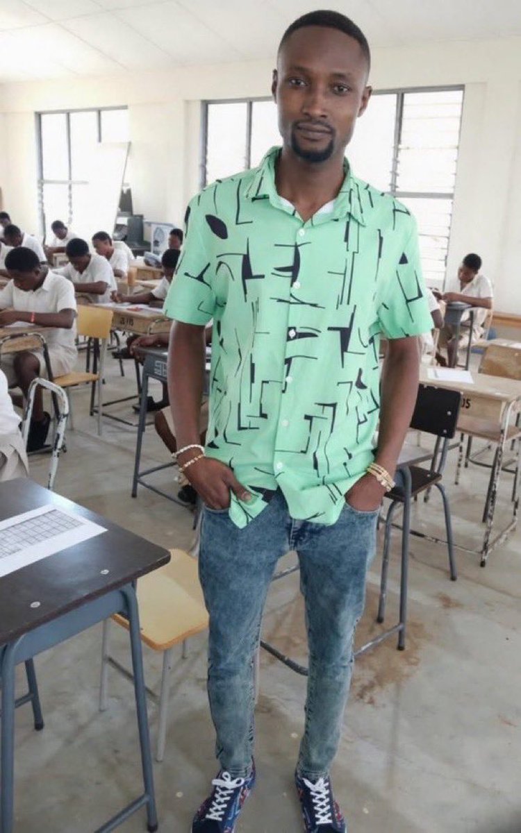 the_dailygist's tweet photo. 🇬🇭 Bole SHS Teacher Apologizes

The teacher at the center of the viral video has apologized to Ghanaians for his misconduct. He claims the incident happened after the final-year student had completed school and was rushing home.

He is pleading with the government to reinstate him in the teaching service, even if posted to a village.