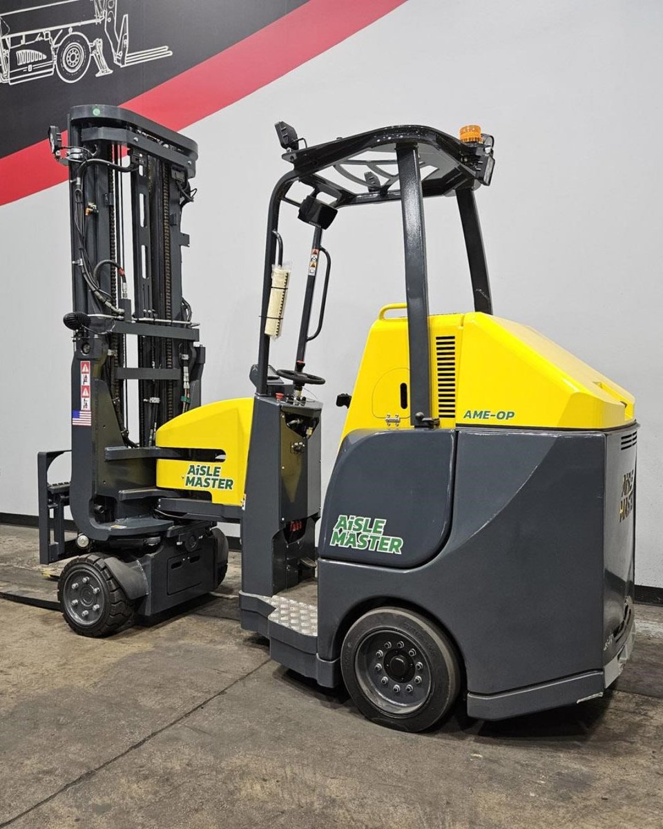 LiftsToday's tweet photo. 2022 Aisle-Master 44SE listed on #LiftsToday!

🔗 https://t.co/fLg0PRBnNt

4400 lb capacity, 3 stage mast, 105" lowered, 219" raised

📍 Cary, Illinois
📞 +1 847-777-4117

 #AisleMaster #Forklift #MaterialHandling #WarehouseEquipment #LiftsForSale #ForkliftsForSale https://t.co/MvvF6NFuii