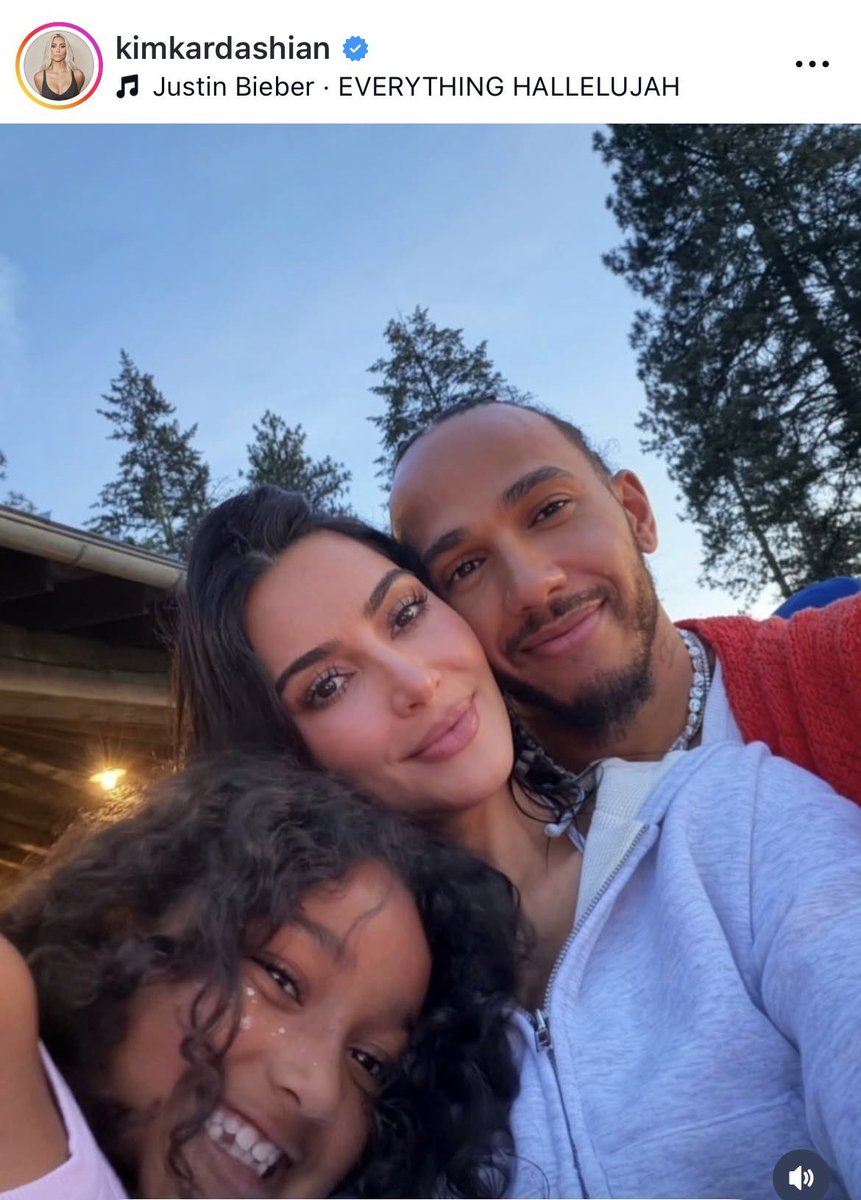 Jujulibs's tweet photo. LEWIS HAMILTON É MSM PADRASTO DE NORTH WEST E CIA EU TO PASSANDO MT MAL https://t.co/LCmHyqWbmS