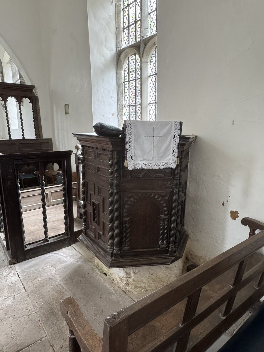 jhjparker's tweet photo. The wonderful barley twist turnings of #StMary #MonningtonOnWye all from the rebuilding of the Chancel in 1679/1680 by Uvedall Tomkyns and his wife Mary - untouched ever since. https://t.co/rv3hxNRqIO