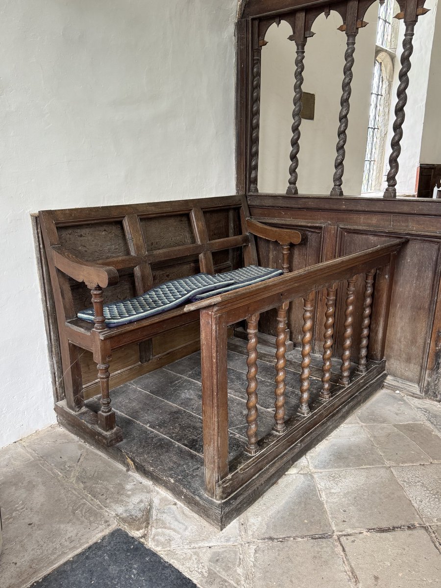 jhjparker's tweet photo. The wonderful barley twist turnings of #StMary #MonningtonOnWye all from the rebuilding of the Chancel in 1679/1680 by Uvedall Tomkyns and his wife Mary - untouched ever since. https://t.co/rv3hxNRqIO