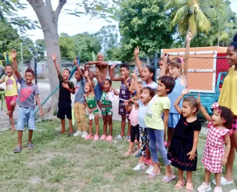DiagramasCMKS's tweet photo. Talleres, presentaciones artísticas y acciones de promoción literaria desde las comunidades del territorio forman parte del programa del sector Cultural en #Guantánamo durante el #VeranoConMiGente. https://t.co/qlgXGt3O5r