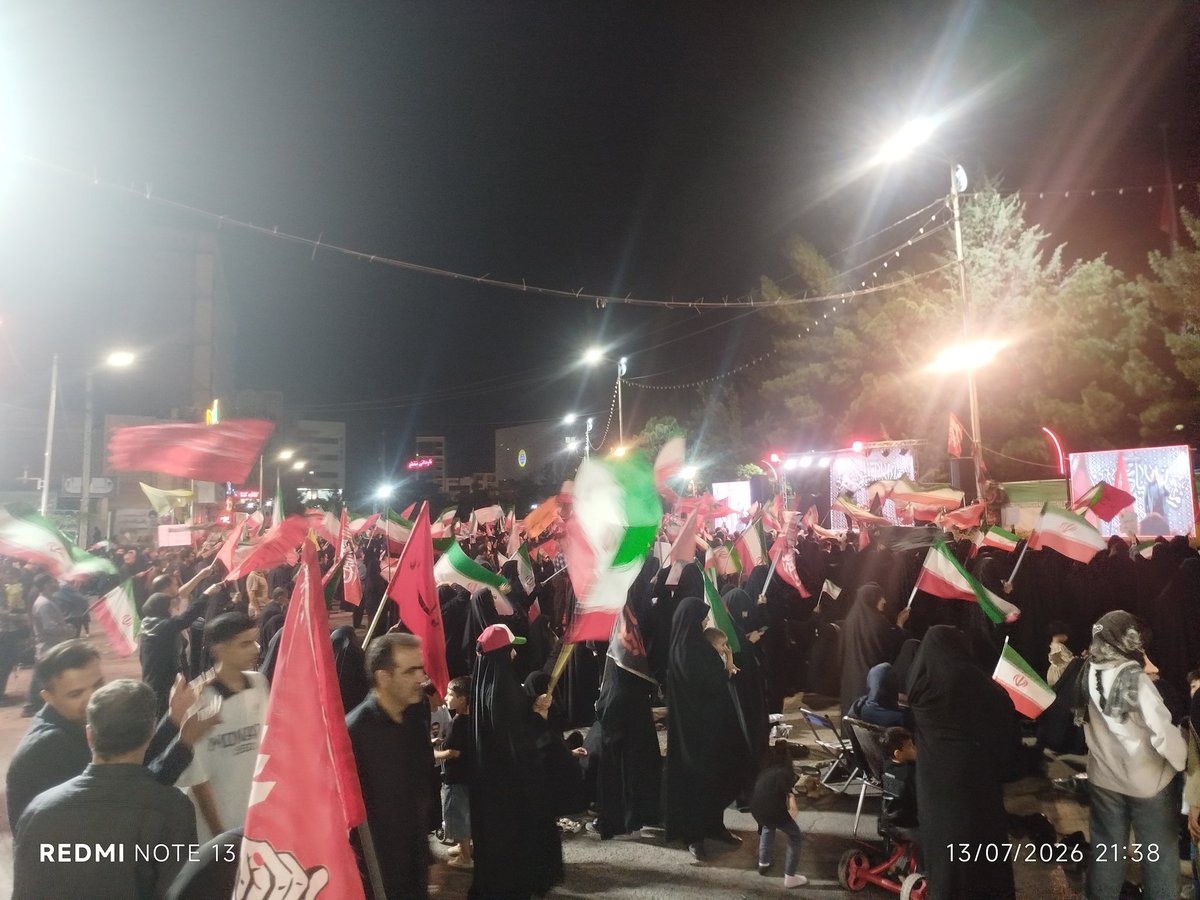 wwmohammadww's tweet photo. از میدان کوثر کرمان به آیت الله سید علی خمینی و سید مجتبی خامنه ای:
بجنگیم، ما هنوز کف خیابانیم 😎✌️
#خمینی_جوان https://t.co/RHD7vXjhsV