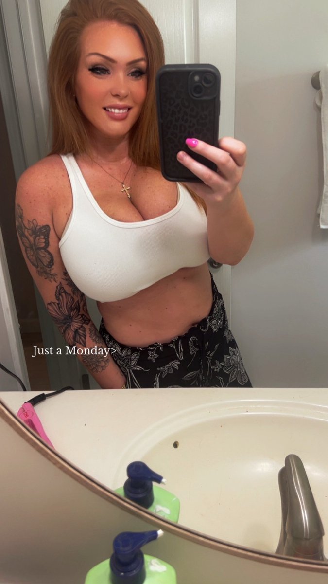 Naughtygingerx's tweet photo. #fyp #redhead #florida #floridagirl #monday https://t.co/9wO4cekd7N