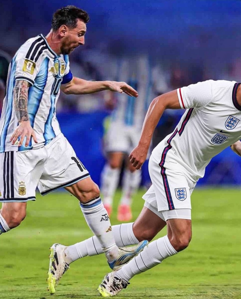 TheSaviour's tweet photo. 🏴󠁧󠁢󠁥󠁮󠁧󠁿🇦🇷Leaked photos from the upcoming England vs. Argentina match. https://t.co/vC1Wq1E8oA
