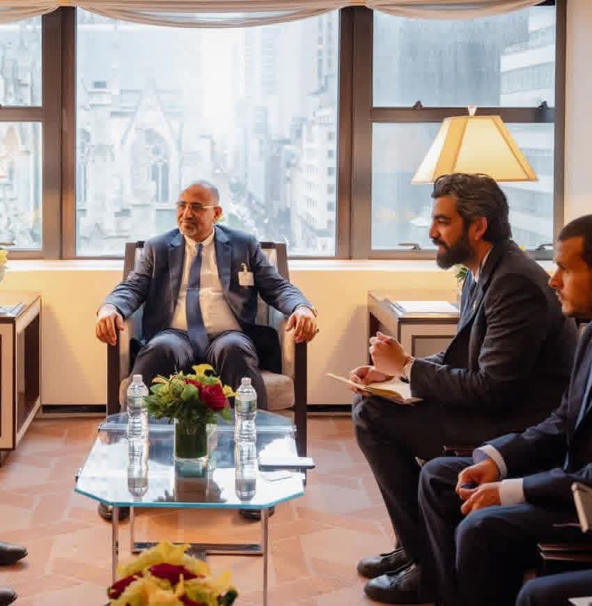 NzarAlsbyh79465's tweet photo. الخيانة وجهة نظر، والولاء عقيدة. عودة الرئيس القائد عيدروس الزُبيدي ليست مجرد خبر، بل هي زلزال ينهي زمن الصغار https://t.co/cVIgDIJElZ