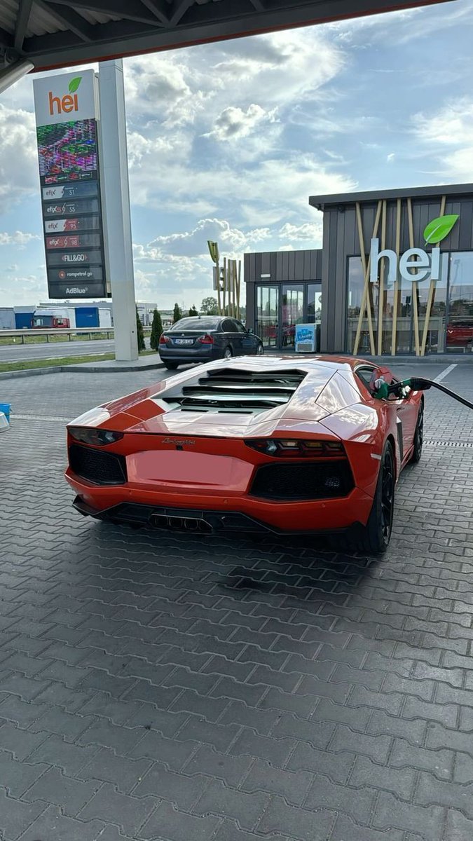 Car Porn tweet media