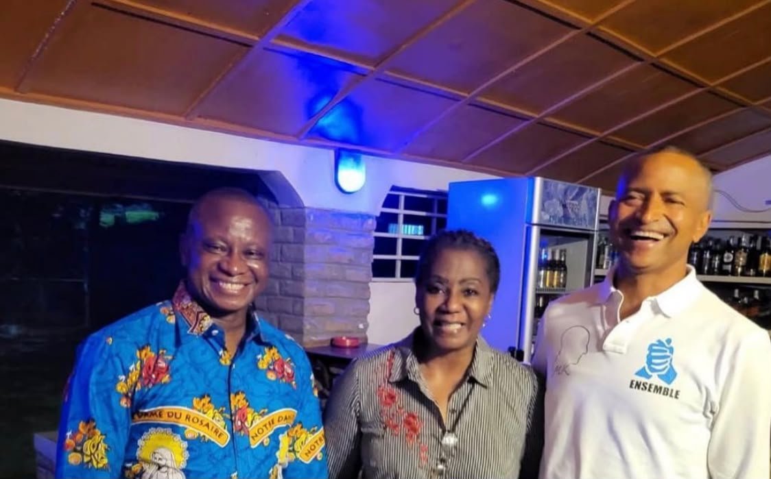 Inamizi2's tweet photo. Mon cher ami, Chérubin Okende
Je sursaute souvent de mon sommeil et me souviens des bons moments passés en parlant des différents projets, de tes filles des activités du parti...Et bien d'autres projets politiques...c'est dur...j'en fais des cauchemars j'imagine comment a été ton dernier souffle....
Puisse ton sang crier vengeance...