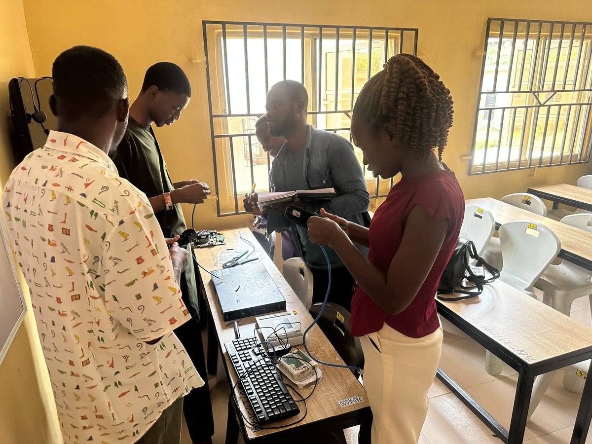 temitope_abe's tweet photo. Week 3  of the FME TVET program, and we just kicked off practicals for Computer Networking &amp; System Installation! 💻🛠️
​Today was all about the basics: networks (LAN, WAN, MAN, PAN) and hardware. https://t.co/ZrUiaqC79u
