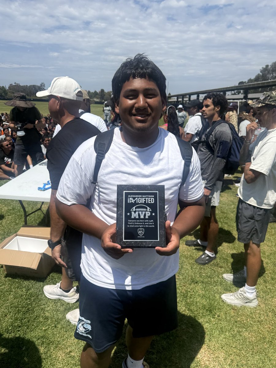 smalietufa64's tweet photo. Won offensive mvp at the iamgifted camp https://t.co/hR2Y7qsq8g