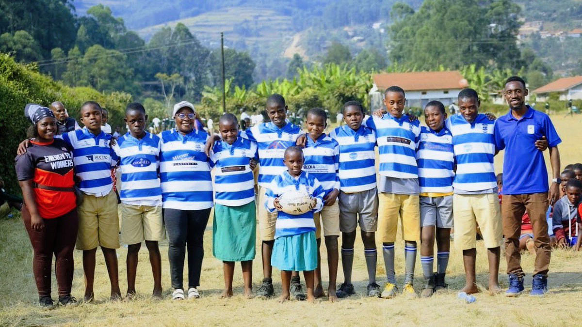 walukubafans's tweet photo. Giving back to the grassroots 🏉

Over the weekend at the Kabale Gorilla 7s, Mrs. Sarah Nahabi Elizabeth (@darlenedon46 ) donated essential rugby kit to the Kabale Rugby Academy. 🦍

👕Investing in the next generation of  rugby talent in Kigezi⛰️🇺🇬

 #Gorilla7s #UgandaRugby https://t.co/3xwttEFFYM