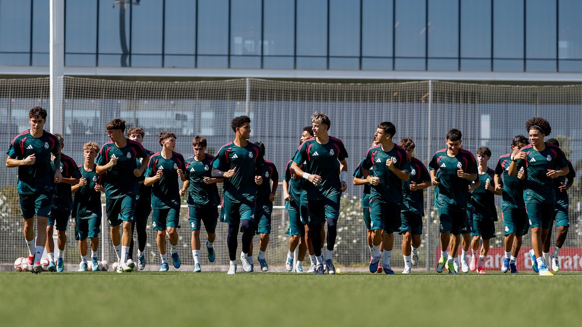 lafabricacrm's tweet photo. 🛠️ ¡Primer entrenamiento del Real Madrid C!