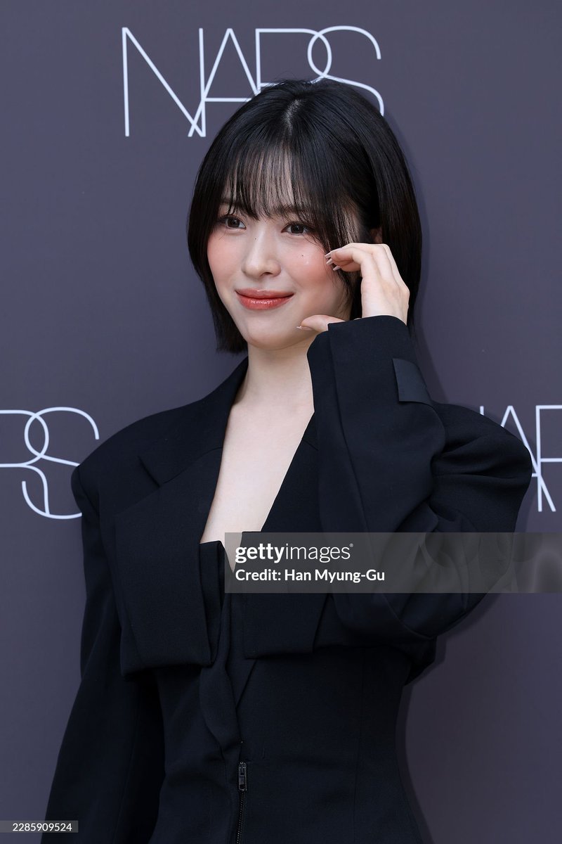 SRJ_Global's tweet photo. 📷 gettyimages | 260713

#RYUJIN (#류진) poses at a photocall for NARS pop-up store opening at MUSHINSA Seongsu in Seoul, South Korea.

RYUJIN FOR NARS
#RYUJINxNARS https://t.co/xnSErCiIwt