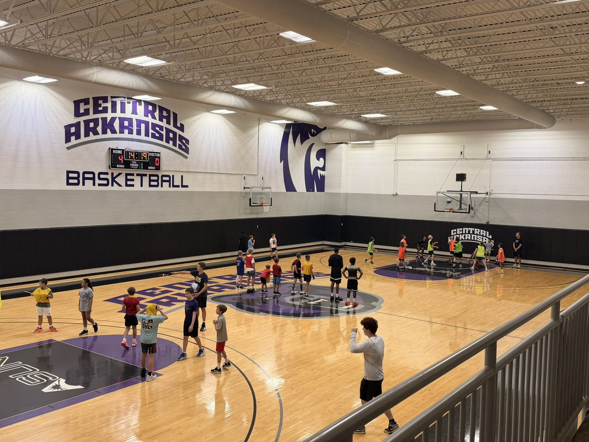 UCAMBB's tweet photo. It was a great Day 1 of the 2nd Future Bears Camp of the summer! It’s going to be a fun week in the Farris Center!

#BearClawsUp https://t.co/a2mADwZ8Gf