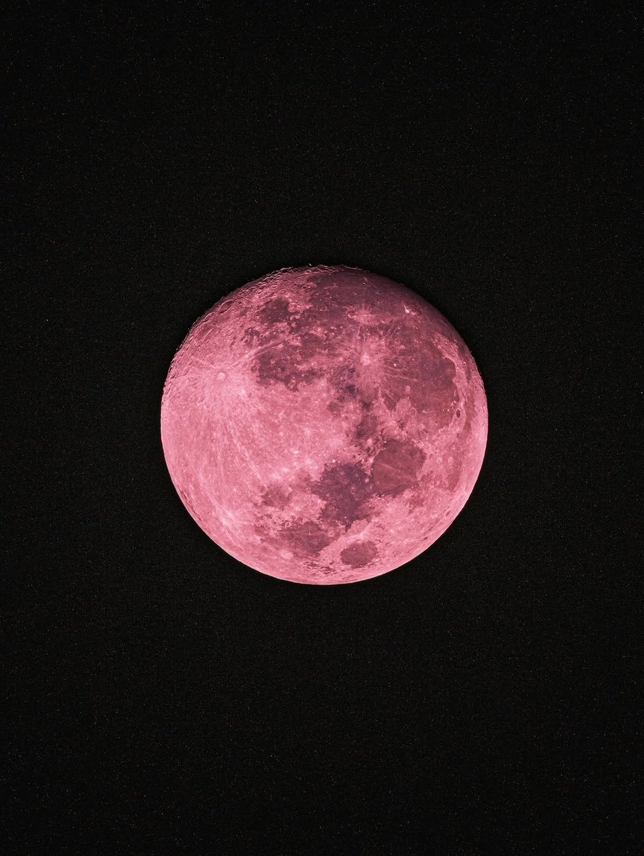 elyradream's tweet photo. strawberry moon https://t.co/2MkanlXEz1