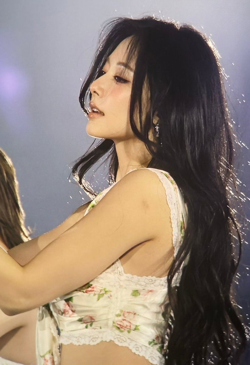 galleryoftzu's tweet photo. OMG TZUYU??? https://t.co/ZM5VCaSMY1