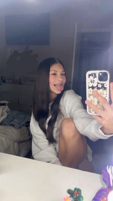 Emily 💜 tweet media
