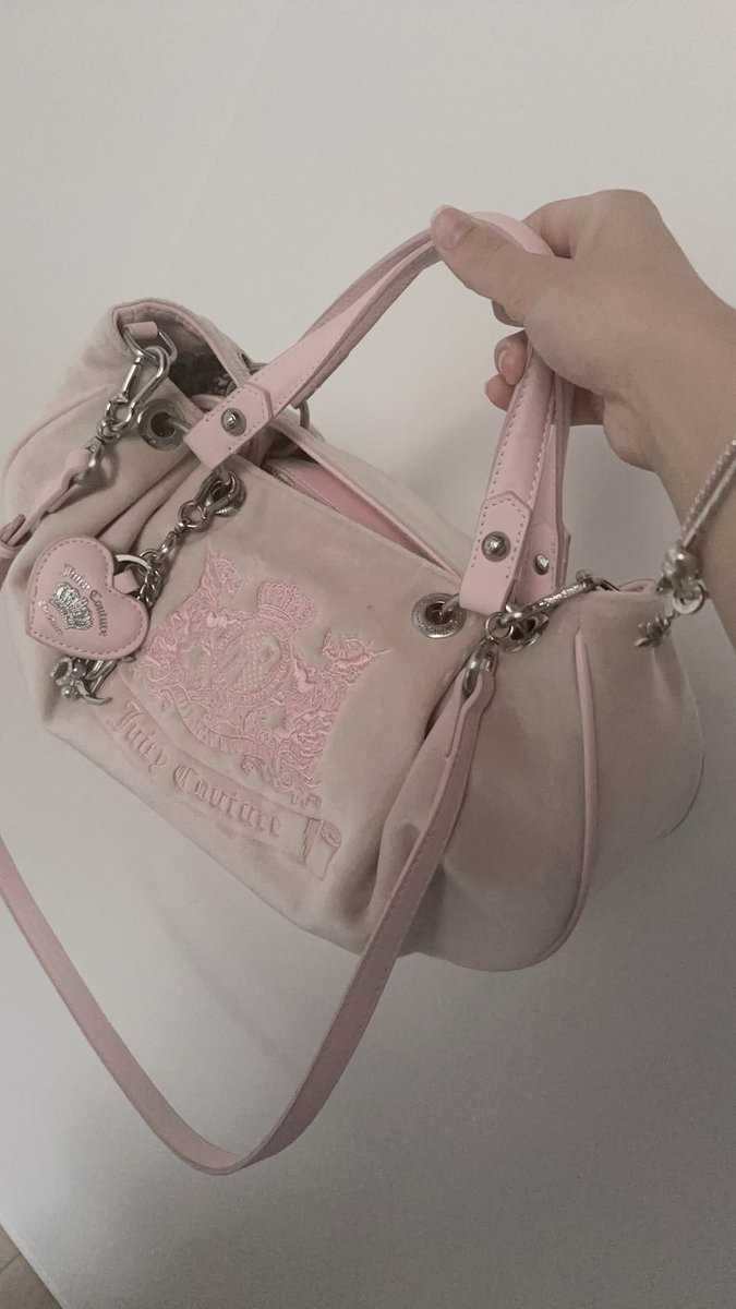 millsoomi's tweet photo. i finally have my dream bag !! 💕 (˶ˆᗜˆ˵) https://t.co/REk9yXQMPZ