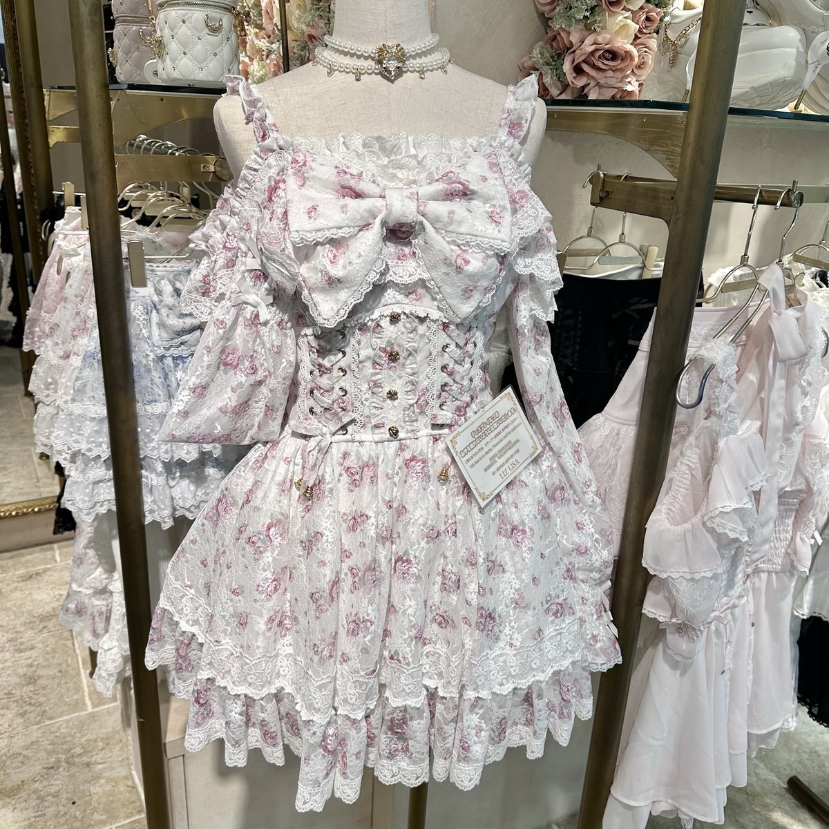 This piece almost reminds me of Liz Lisa's old times 🥺❤️