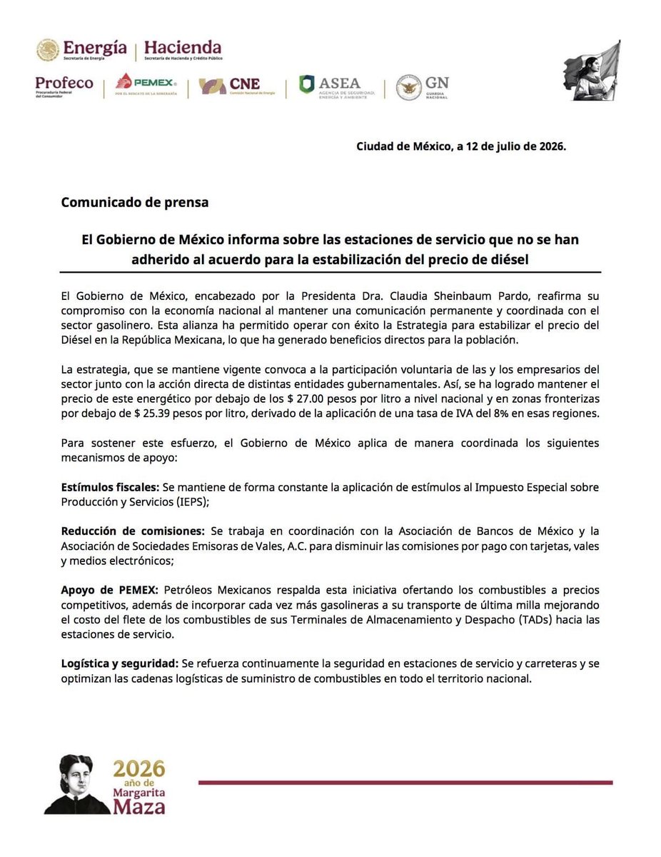 azucenau's tweet photo. 🔴El Gobierno de México exhibió a las estaciones de servicio que no se han sumado a la estrategia nacional para la estabilización del precio del Diésel.

Mientras el 80 % de las gasolineras ya aplican el acuerdo voluntario, estos establecimientos comercializan el combustible a precios superiores a un margen justo, informó Pemex.

Para proteger la economía familiar y garantizar una competencia justa, la autoridad puso a disposición de la ciudadanía el listado completo y la ubicación de las estaciones no adheridas, los cuales pueden consultarse mediante código QR y enlaces oficiales.

🔗Aquí el enlace: https://t.co/wJzED7HjfS