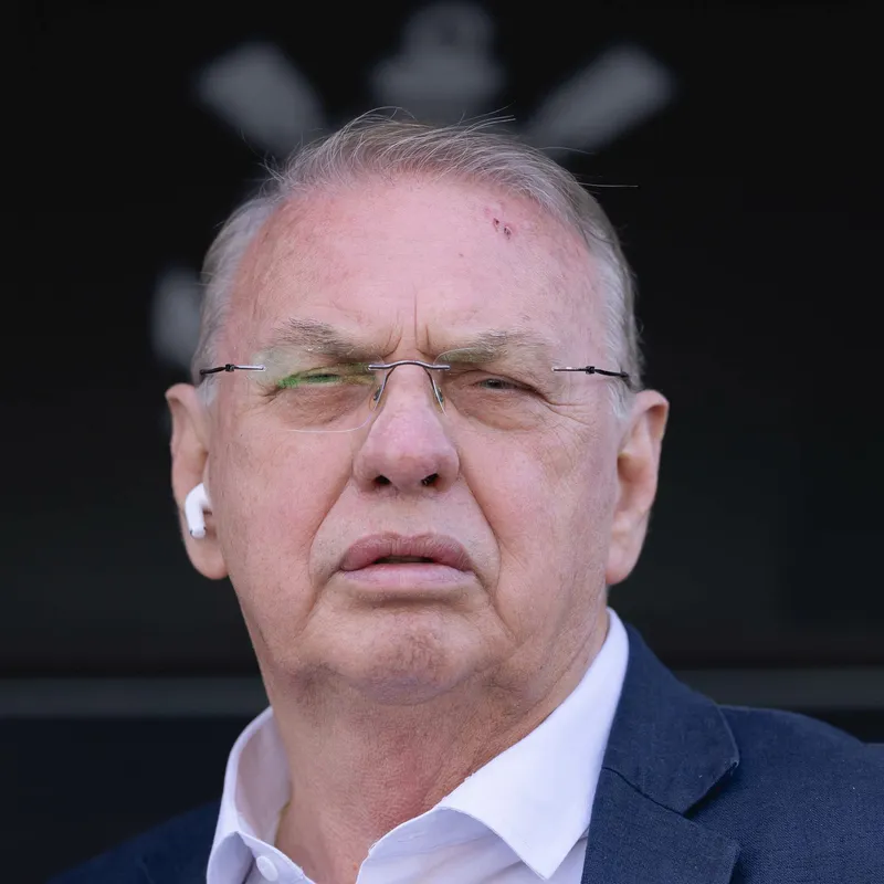 thiagopress's tweet photo. 🚨 ATENÇÃO! O novo transfer ban sofrido pelo Corinthians foi motivado pelo não pagamento de uma multa disciplinar de US$ 250 mil aplicada pela FIFA. A penalidade está relacionada aos processos envolvendo José Martínez, Charles e Talles Magno. O clube promete fazer o pagamento nos próximos dias.