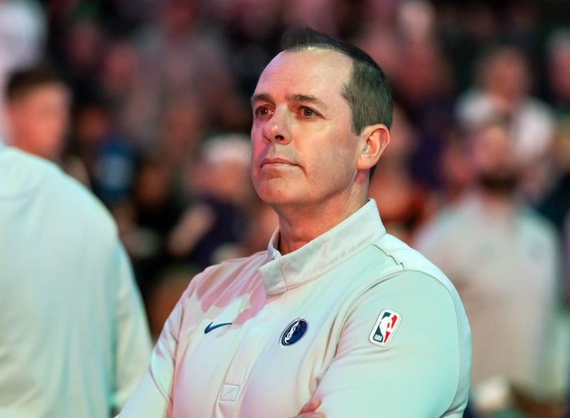 NBAPolska23's tweet photo. Frank Vogel zostanie asystentem trenera Steve'a Kerra w Golden State Warriors. 

W poprzednim sezonie pełnił funkcję asystenta trenera w Dallas Mavericks. 

(Via @ShamsCharania) https://t.co/HGAAScAuTR