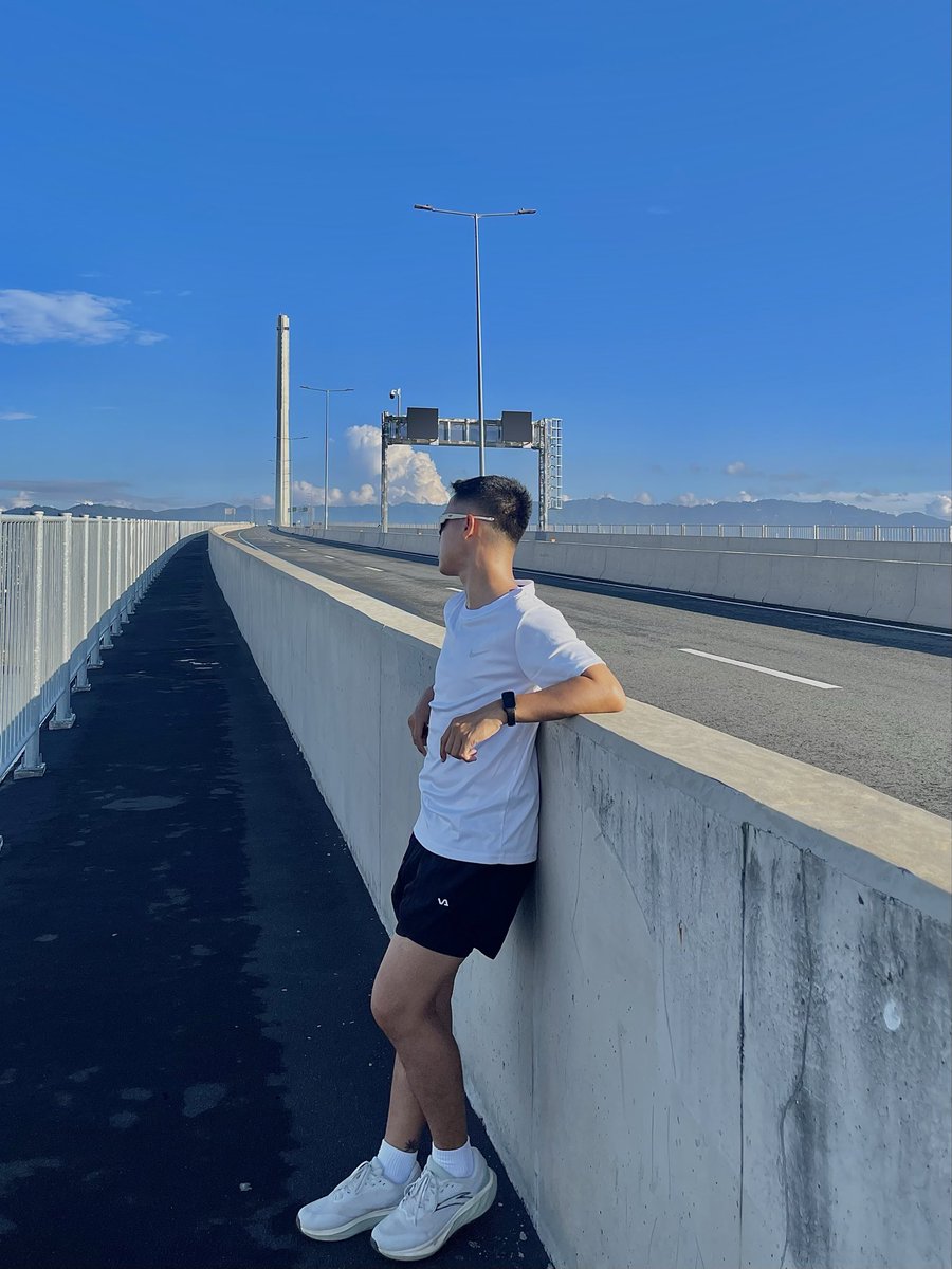 naz_dragonn's tweet photo. LF kasama mag jogging. https://t.co/YZuN2R9mzW