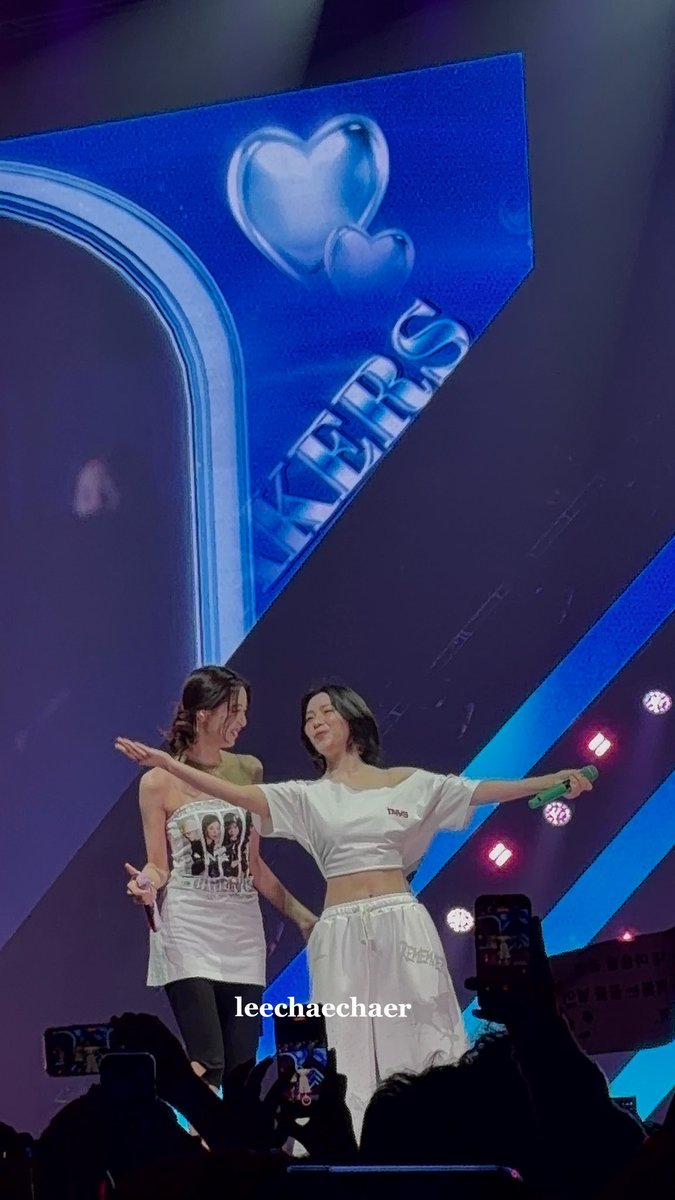 leechaechaer's tweet photo. my 2shin 😭🤏🏼

#ITZY
#ITZY_WORLD_TOUR
#ITZY_TUNNELVISION_MANILA
#ITZYinManila https://t.co/k5PhUdJPj7
