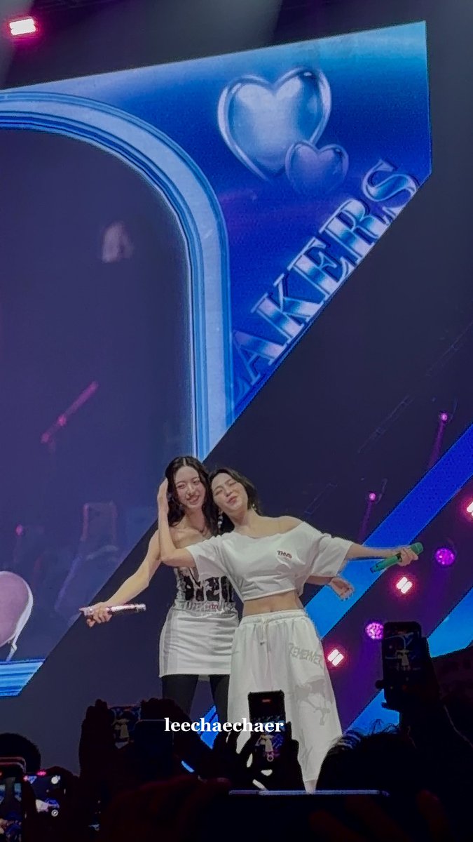 leechaechaer's tweet photo. my 2shin 😭🤏🏼

#ITZY
#ITZY_WORLD_TOUR
#ITZY_TUNNELVISION_MANILA
#ITZYinManila https://t.co/k5PhUdJPj7