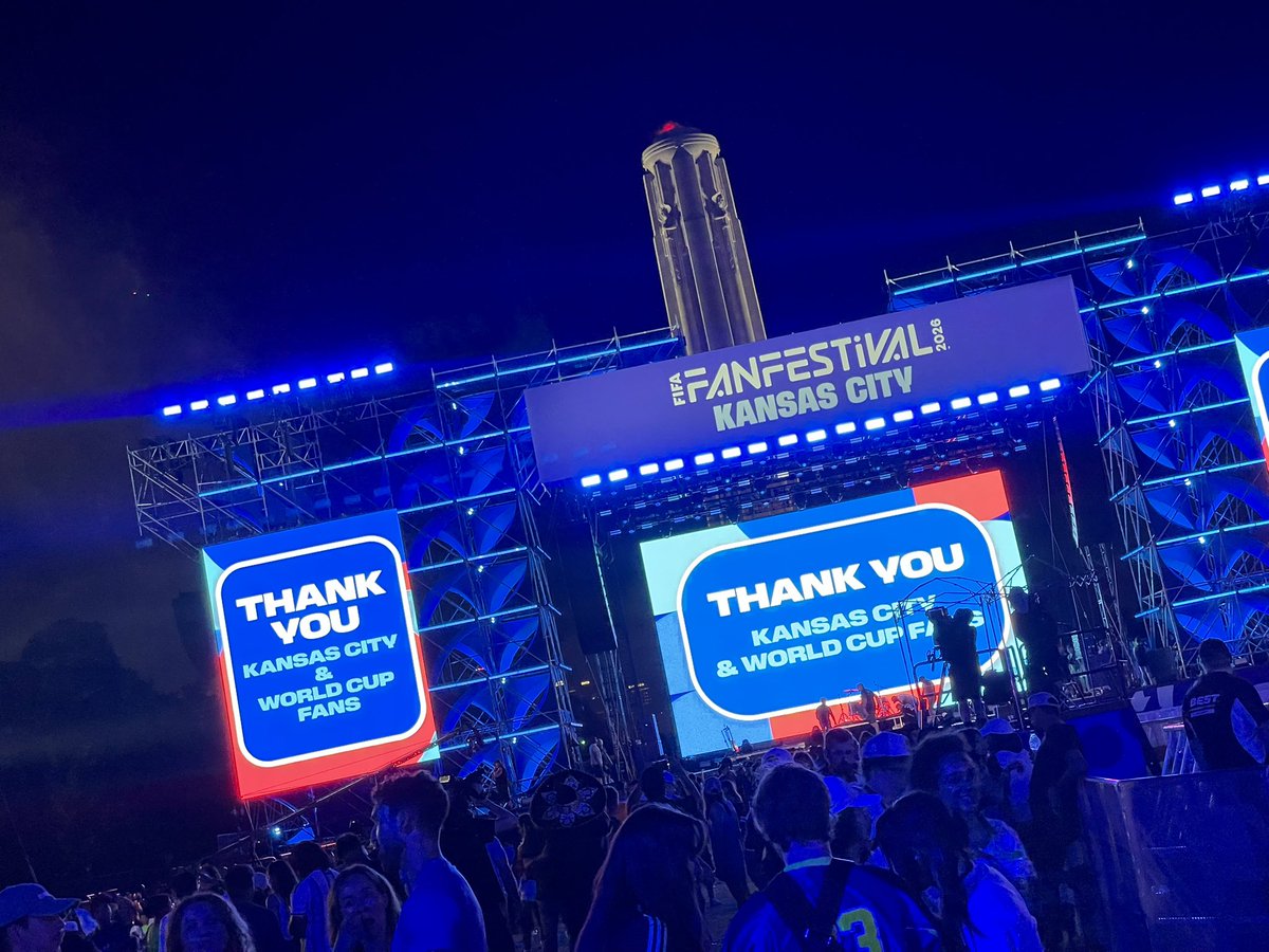 Rheamund_'s tweet photo. Big shout-out to the Kansas City FIFA Fan-Fest. To many, an obscure city that got a World Cup venue ❤️🤍❤️

But it fully delivered and felt like an ACTUAL Soccer Festival 🏆⚽️

(I’m looking at you, Boston) https://t.co/S2XgkuOhqQ