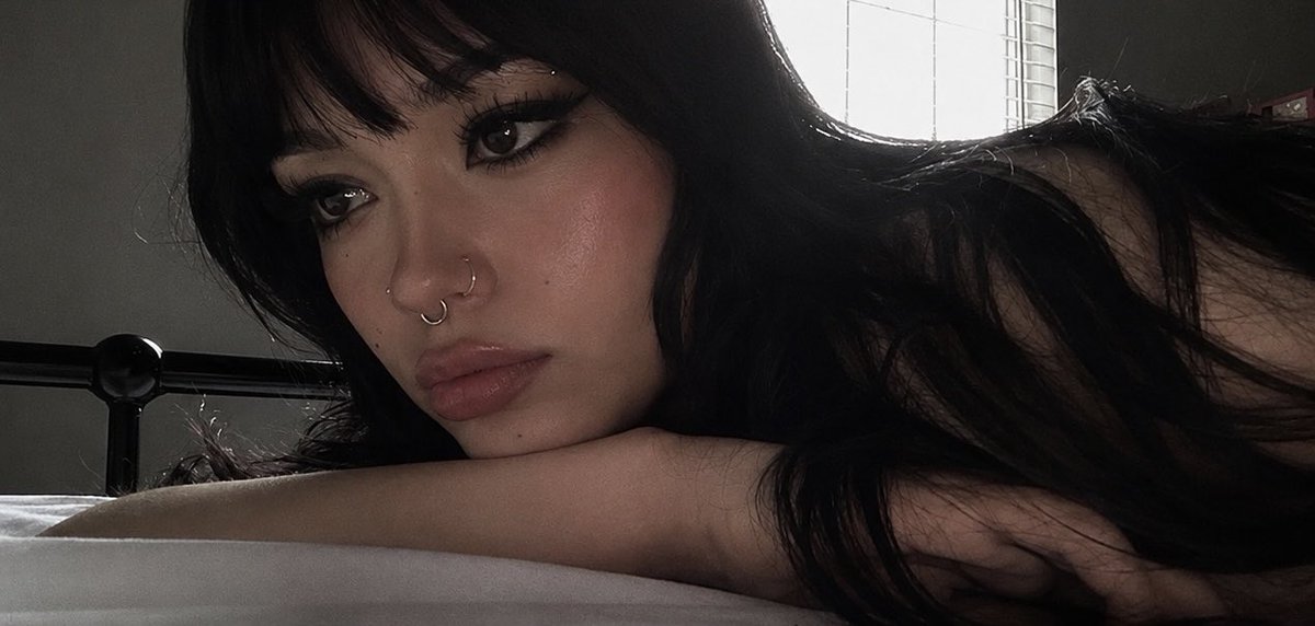 bbynamiix's tweet photo. Who do u think i main on valo 

#sugarbaby #egirl https://t.co/XdLZrcTGks