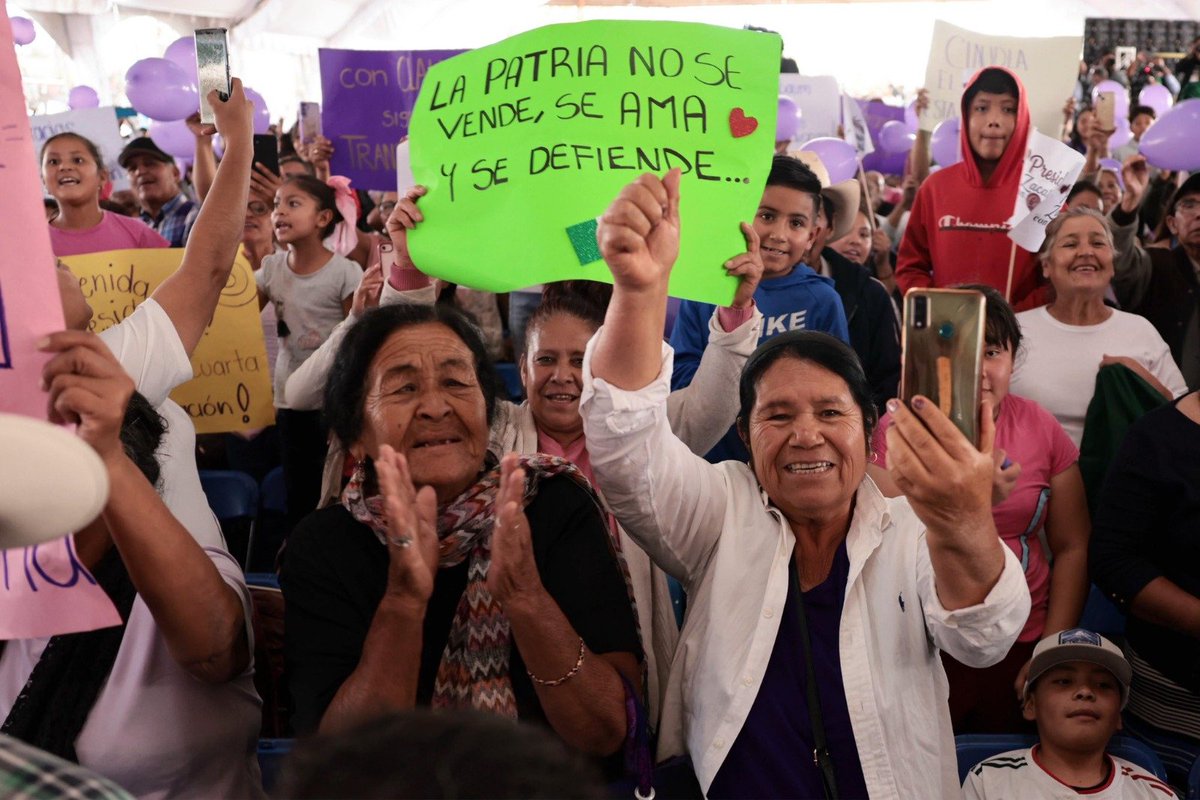 _8columnas's tweet photo. 🔵 Claudia Sheinbaum reconoce y valora el papel de la mujer en la sociedad mexicana

https://t.co/JGYPED0iV3 https://t.co/0kpeWiYPgF