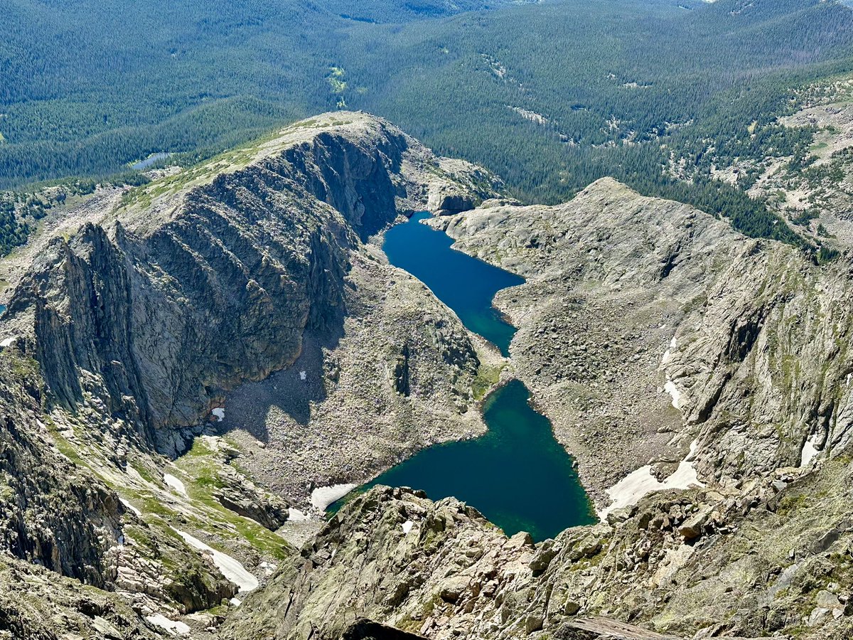 HikingLawyer's tweet photo. Back from Colorado and sitting behind a desk again.  Was able to climb 4 mountains on my trip.  First two days in the Indian Peaks were … smokey.   The last two days were fairly ideal.

Here’s one shot from each day:

#colorado #solohike #mountains https://t.co/YJbnCOdpfc