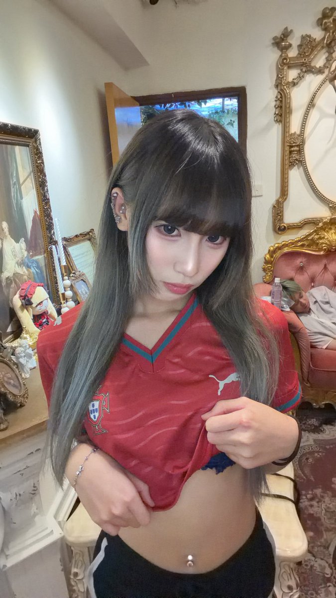 _0x0_911_'s tweet photo. 要不要一起看世界盃決賽？⚽️❤️ https://t.co/i6opcyylUo
