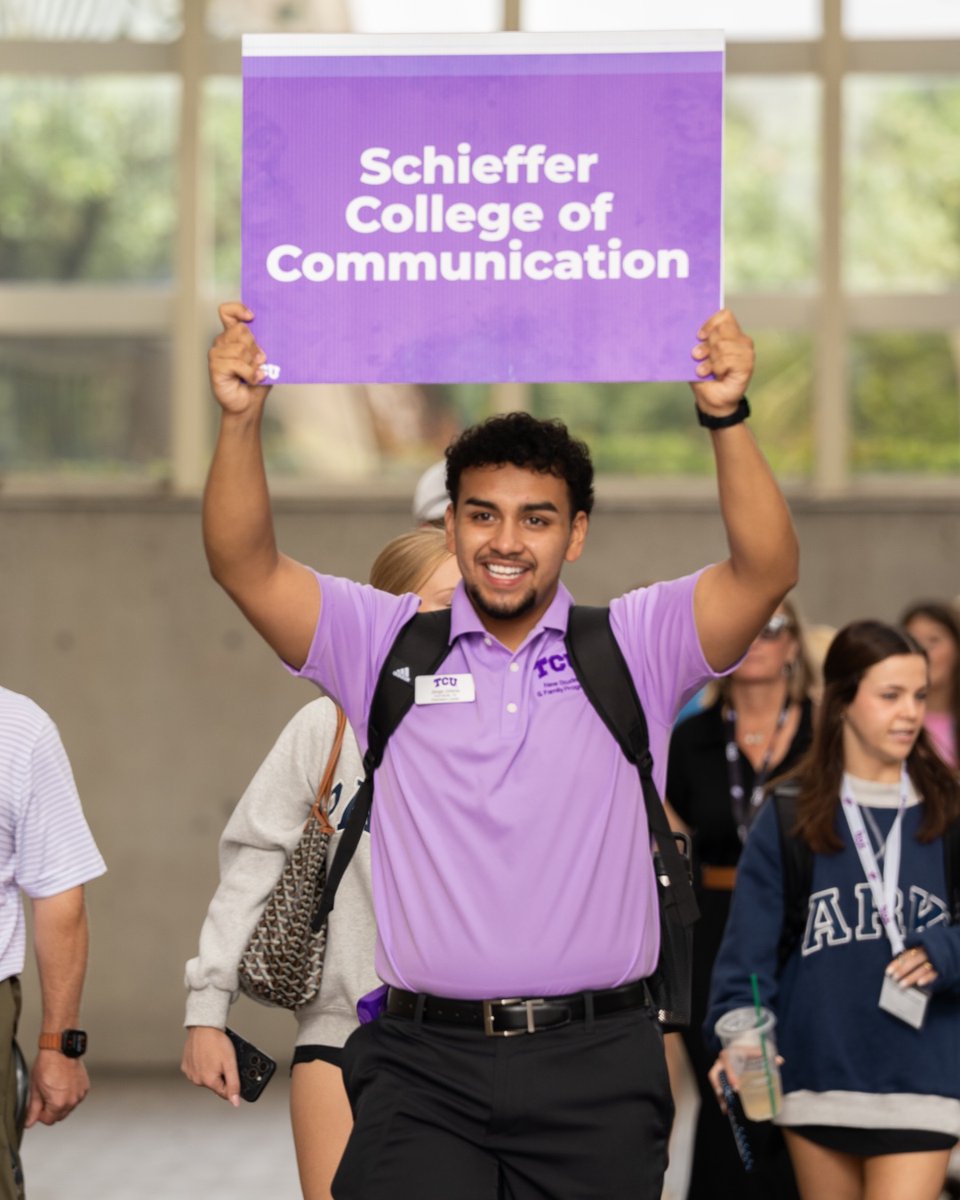 TCUSchieffer's tweet photo. There's nothing quite like welcoming a new class of future storytellers, creators and communicators💜

To all of our newest Horned Frogs joining us for Orientation this summer, welcome to the Bob Schieffer College of Communication! https://t.co/l8LLgLgGS5
