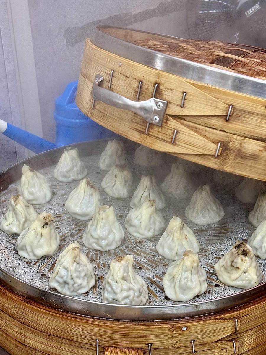 Bulldogg75's tweet photo. Just found the coziest hole-in-the-wall dim sum spot in downtown! Their shrimp har gow is so fresh and the siu mai melts in your mouth—total food heaven , https://t.co/RU3QlgqRRq
