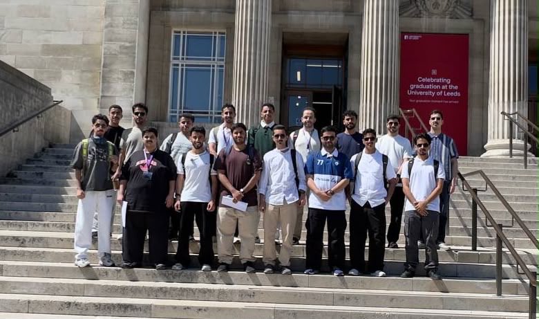 umajmaah's tweet photo. طلاب وطالبات #جامعة_المجمعة يَصِلون إلى جامعتي ليدز وشيفيلد في المملكة المتحدة للمشاركة في برنامج التبادل الطلابي الثاني لعام 2026 ، ضمن جهود الجامعة لتعزيز الحراك الأكاديمي الدولي ، وإثراء التجربة التعليمية ، وتنمية الكفاءات الأكاديمية والثقافية ، بما ينسجم مع مستهدفات رؤية المملكة 2030 .