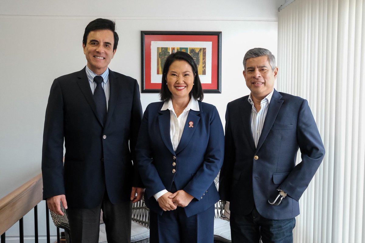 ope_peru's tweet photo. La presidenta electa, Keiko Fujimori, sostuvo una reunión con el excandidato presidencial Carlos Espá, en la que dialogaron sobre la importancia de mantener el diálogo y la coordinación frente a los principales desafíos de nuestro país. https://t.co/OAlsGJp28l