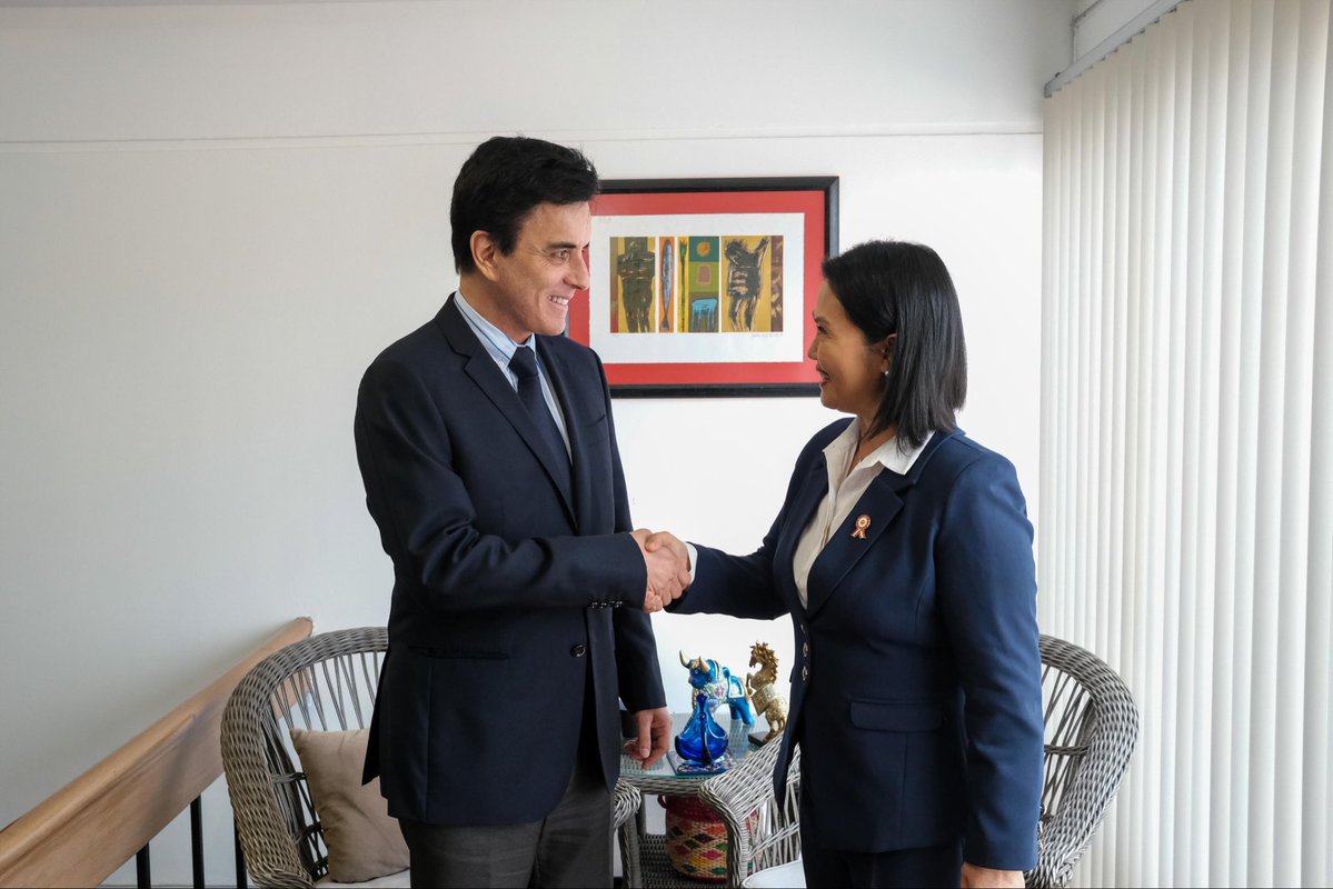 ope_peru's tweet photo. La presidenta electa, Keiko Fujimori, sostuvo una reunión con el excandidato presidencial Carlos Espá, en la que dialogaron sobre la importancia de mantener el diálogo y la coordinación frente a los principales desafíos de nuestro país. https://t.co/OAlsGJp28l