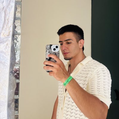 MrStivs's tweet photo. #NuevaFotoDePerfil https://t.co/7fzdYHjmia