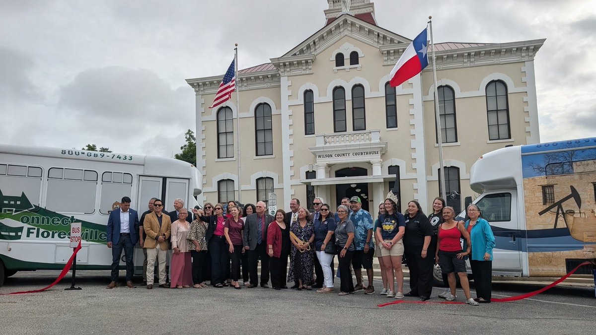 ConnallyMedical's tweet photo. 🎉🎉🎉Congratulations to @AlamoAreaCOG  , the @floresvilletx, Wilson County officials, and Alamo Regional Transit on the arrival of the new ART buses. These vehicles will strengthen public transportation and support the mobility needs of our residents.
CMMC is proud to be a stop on this route, and we are grateful for a service that helps our patients travel to appointments and healthcare services more easily.
Please share with friends, family, and customers who may benefit from this option. 💚