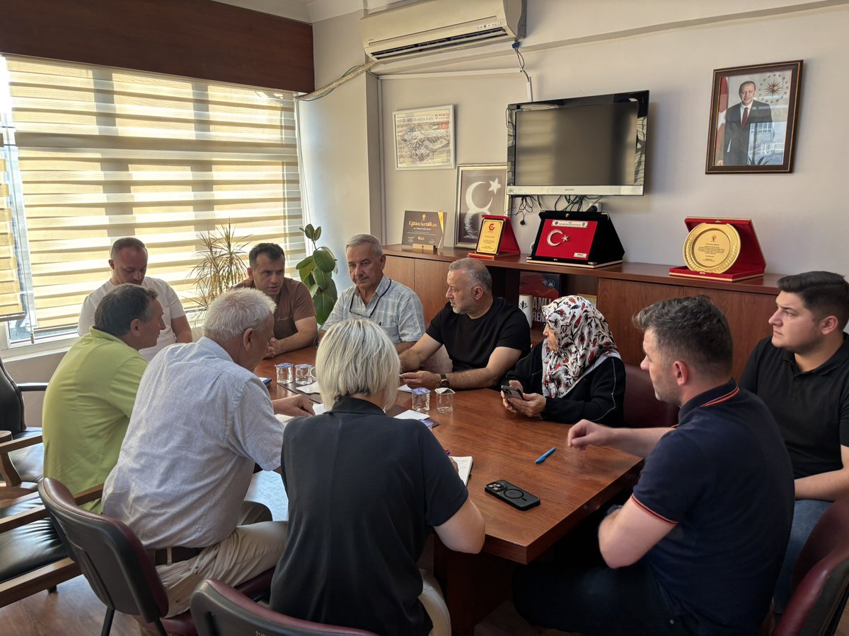 samet__caglayan's tweet photo. Teşkilatımızda Haftalık Olağan Yürütme Kurulu toplantımızı, Planlamalar ve istişarelerle gerçekleştirdik. 

Alınan kararların hayırlara vesile olmasını diliyoruz. https://t.co/pBZhZ3rGAd